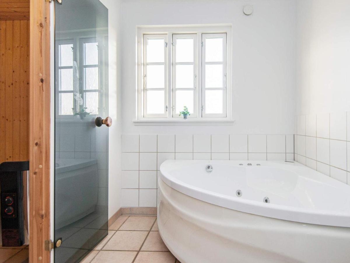 8 Person Holiday Home In Aabenraa Løjt Kirkeby エクステリア 写真